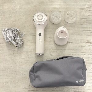 *NEVER USED* conair face brush